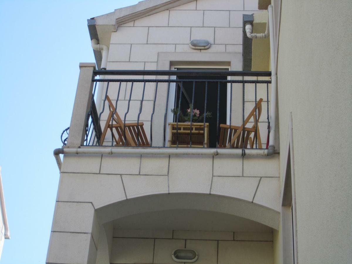 Nives B. Apartment Supetar Exterior photo
