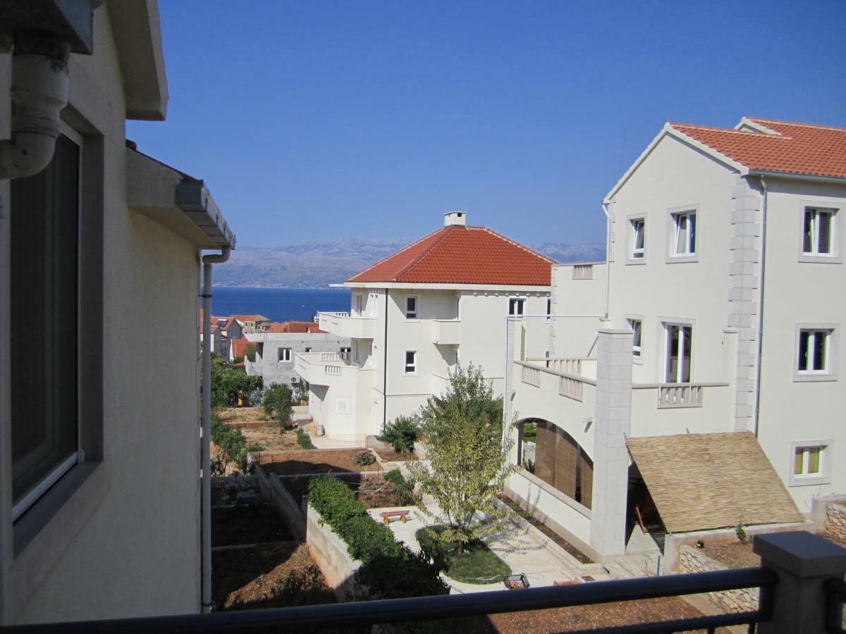 Nives B. Apartment Supetar Exterior photo