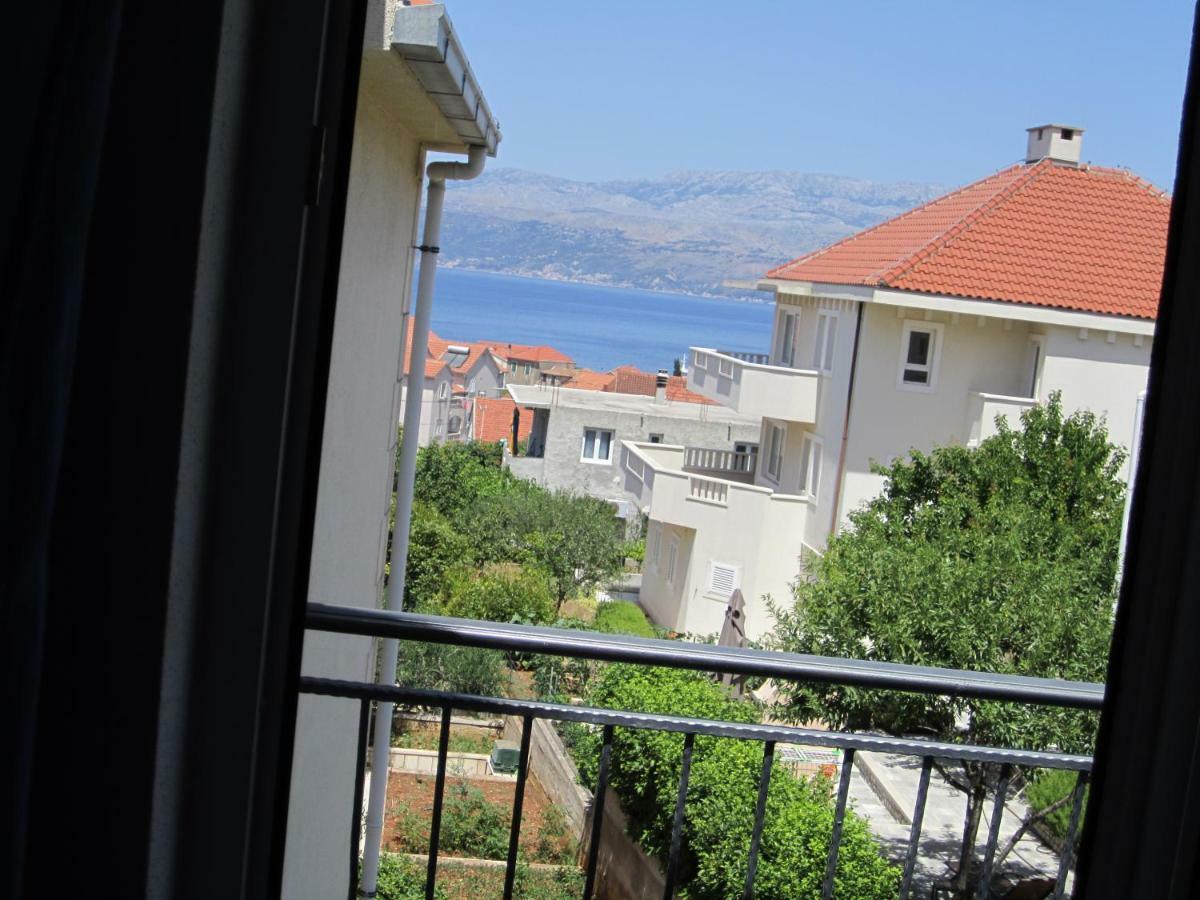 Nives B. Apartment Supetar Exterior photo